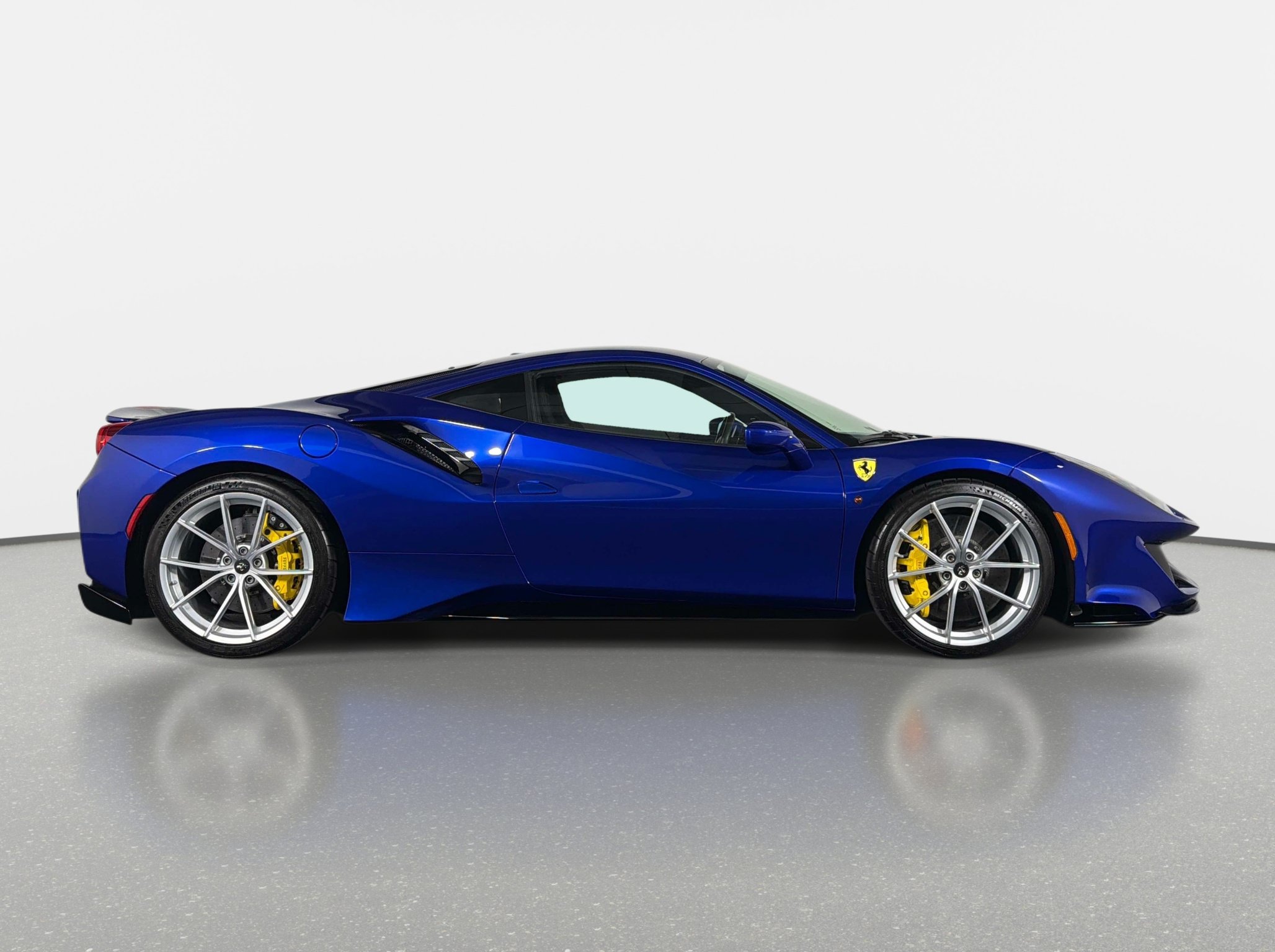 Used 2020 Ferrari 488 Pista Coupe RWD image 2