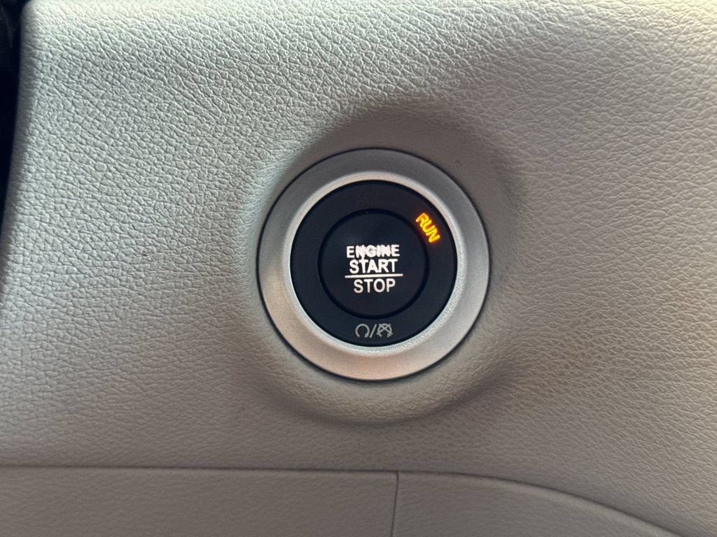 Used 2018 Chrysler Pacifica Touring-L Plus FWD image 26