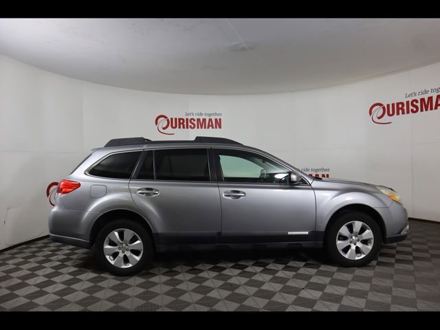 Used 2010 Subaru Outback 2.5i Limited image 8