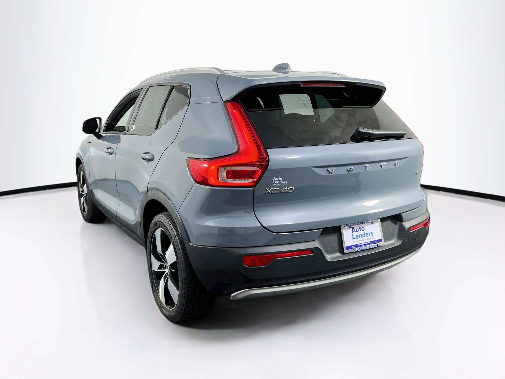 Used 2021 Volvo XC40 T5 Momentum w/ Protection Package Premier AWD/4WD image 7