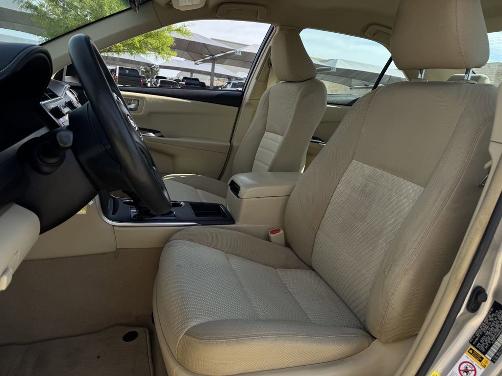 Used 2016 Toyota Camry LE FWD image 25