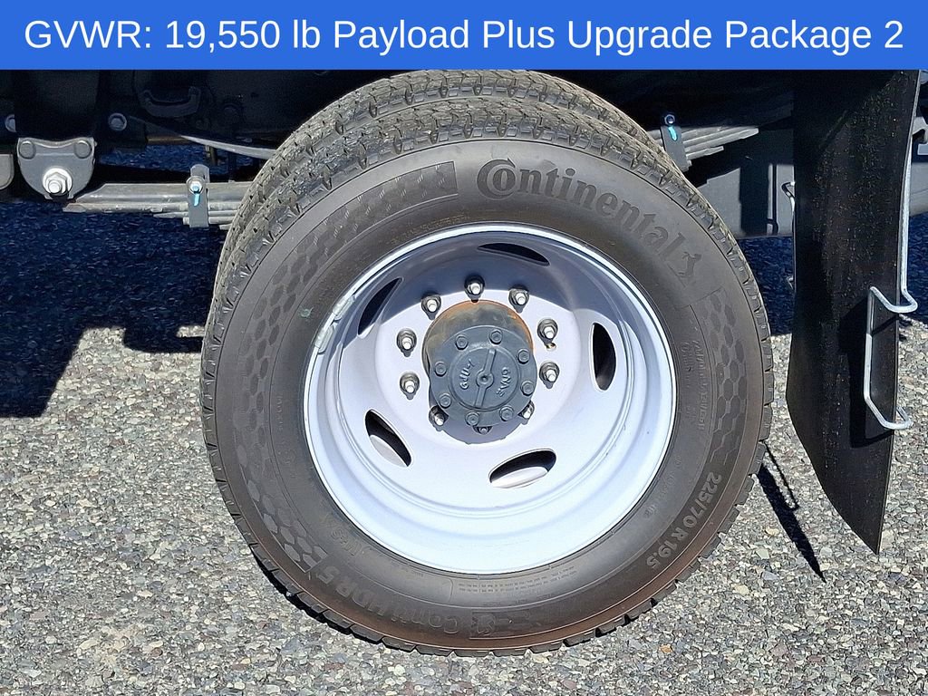 New 2025 Ford F550 4x4 Regular Cab Super Duty image 5