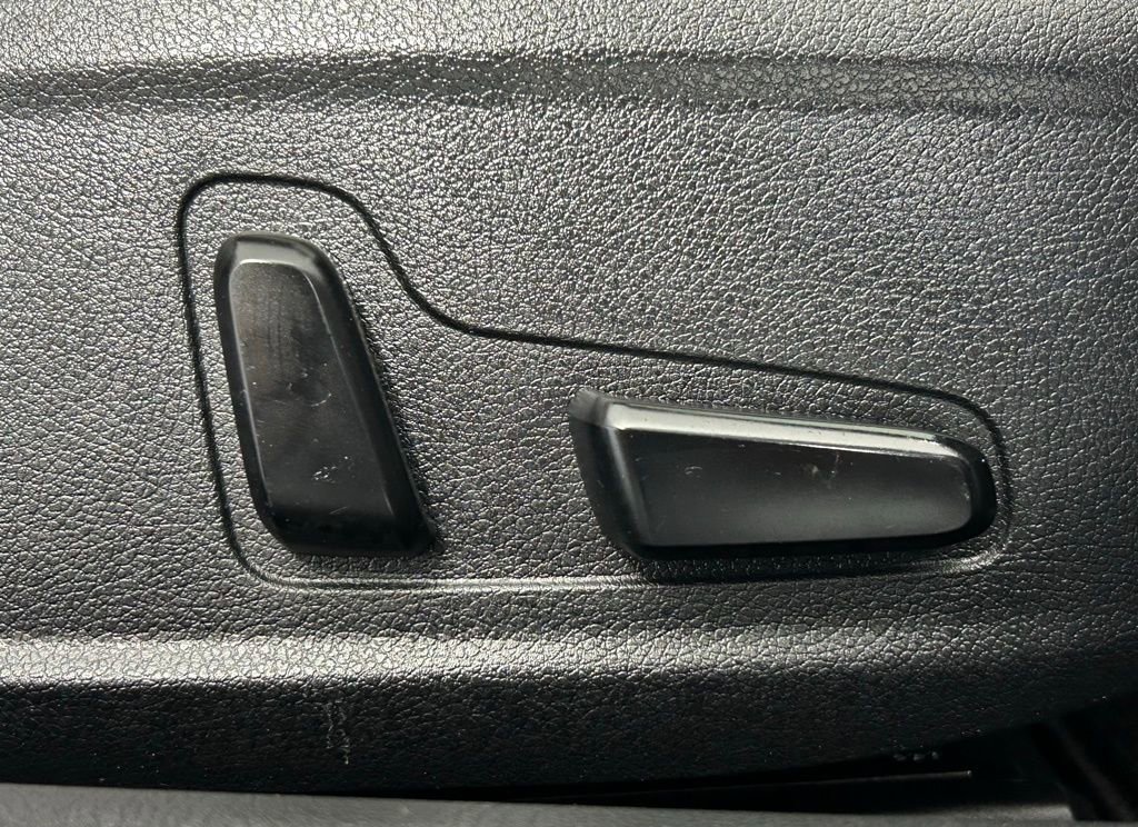 Used 2023 Kia Stinger GT-Line w/ Sun & Sound Package image 11