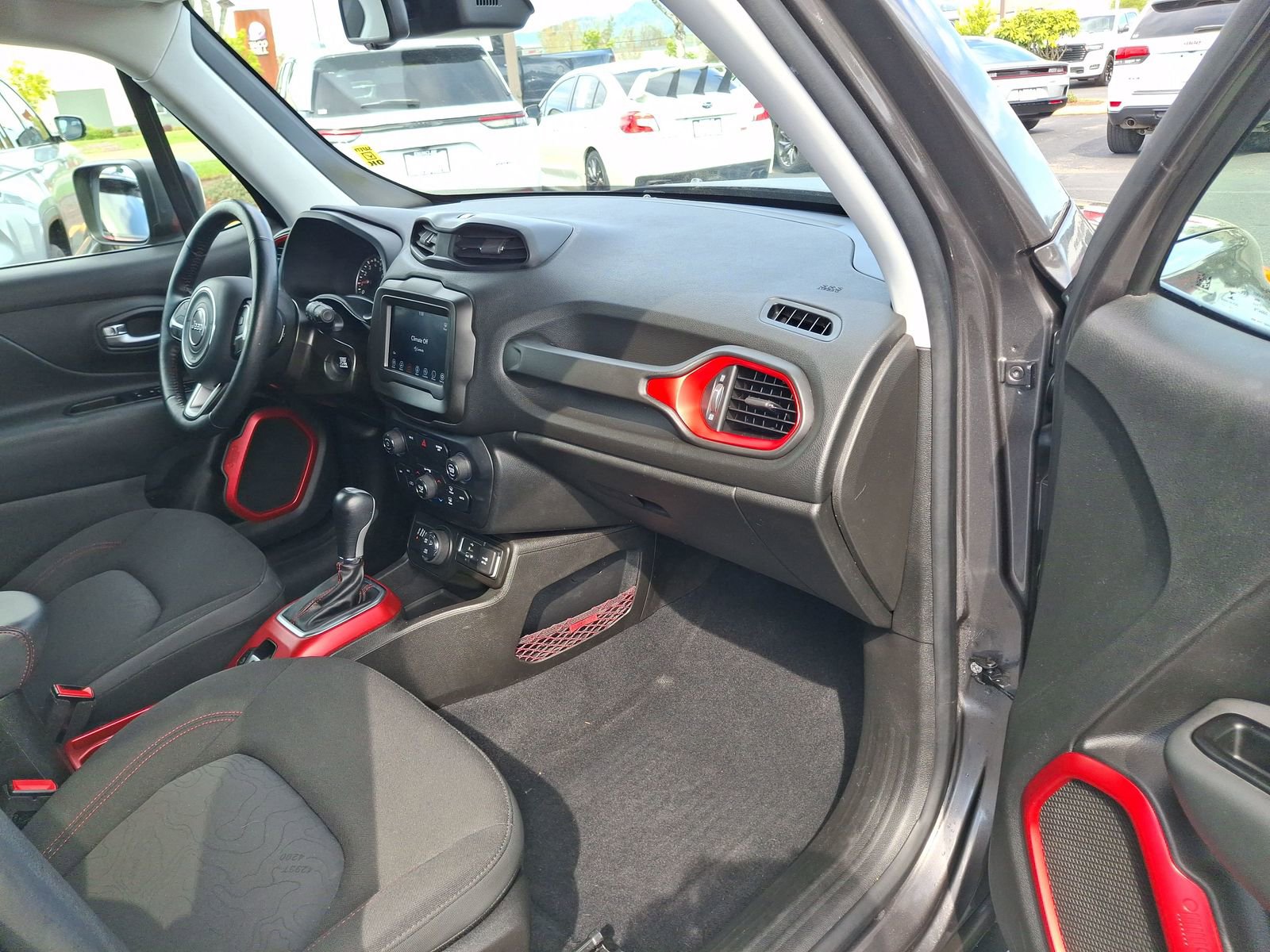 Used 2020 Jeep Renegade Trailhawk w/ Cold Weather Group AWD/4WD image 23