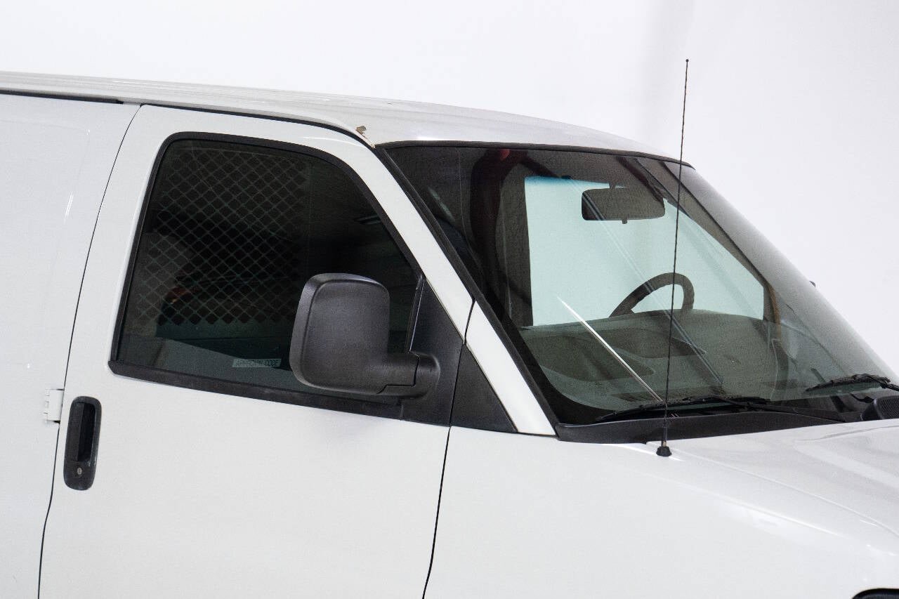 Used 2014 Chevrolet Express 3500 Extended RWD image 21
