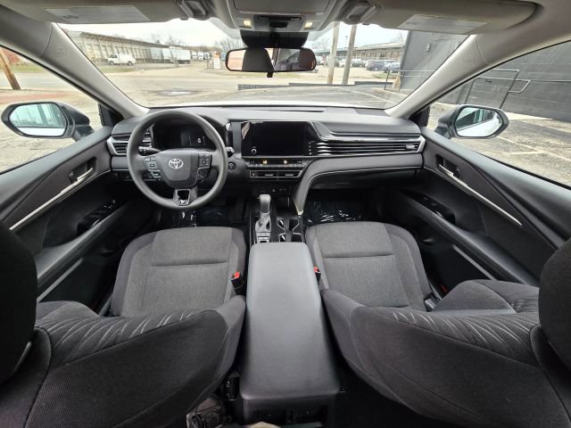 Used 2025 Toyota Camry LE image 17