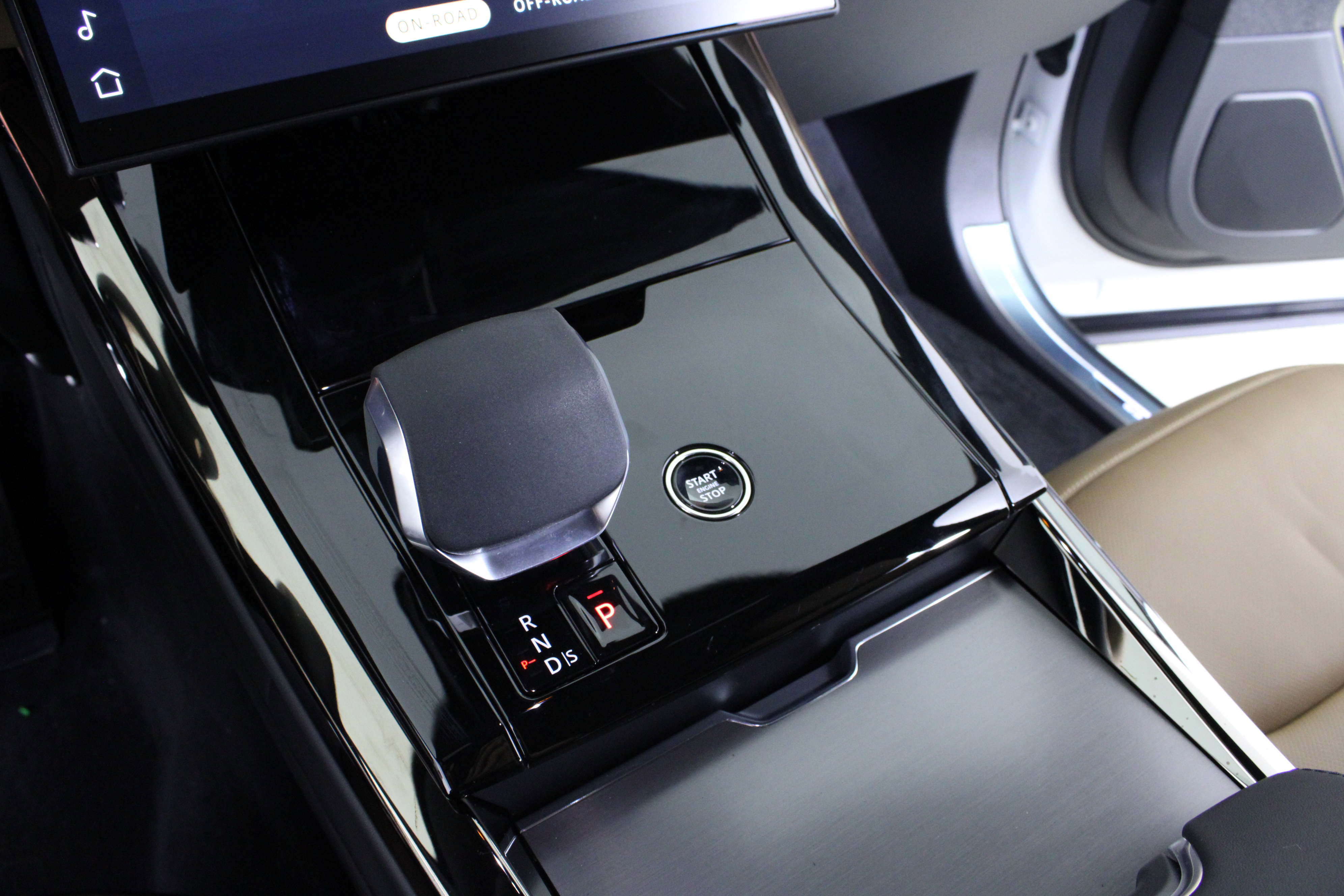 New 2026 Land Rover Range Rover Sport Dynamic SE image 22