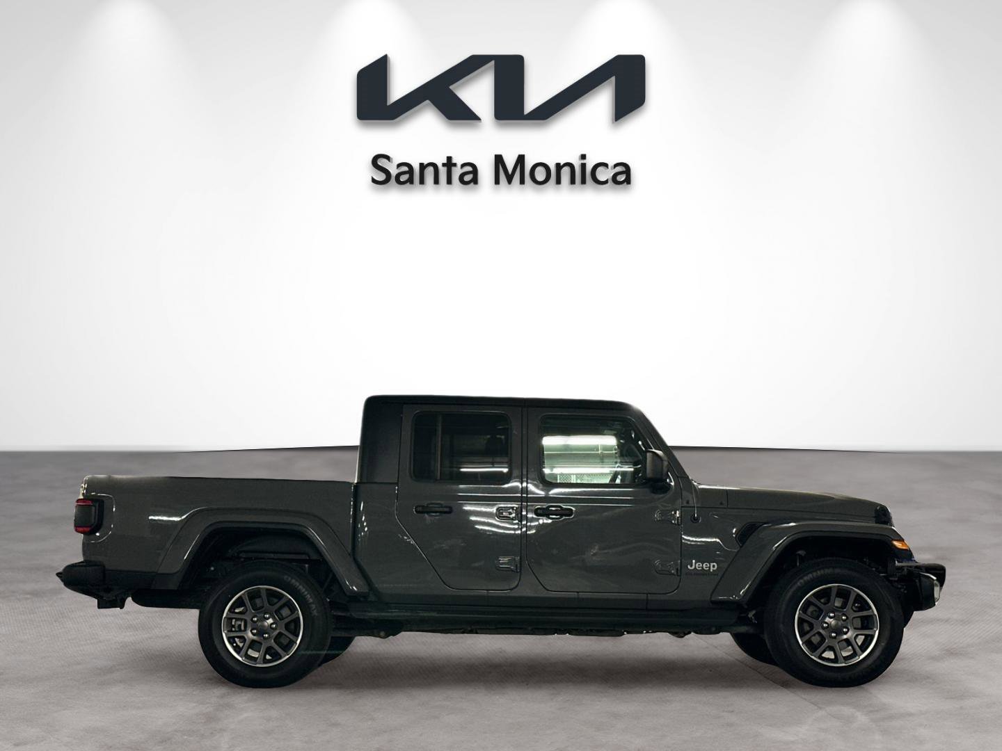 Used 2020 Jeep Gladiator Overland image 6