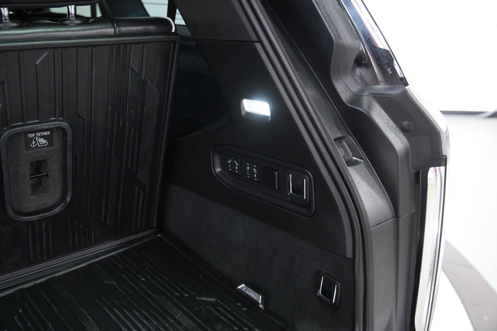 Used 2026 Cadillac Vistiq Platinum w/ LPO, Floor Liner Package AWD/4WD image 21