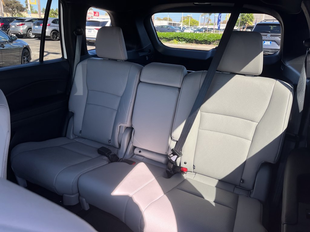 Used 2025 Honda Passport EX-L image 40