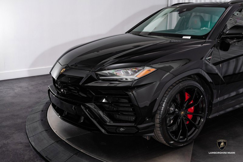 Used 2019 Lamborghini Urus image 8