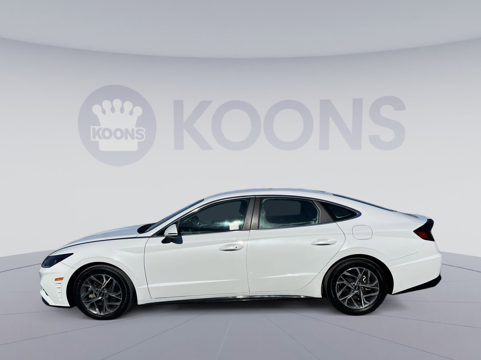 Used 2023 Hyundai Sonata SEL image 2