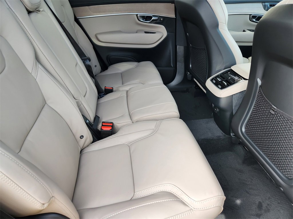 New 2026 Volvo XC90 B6 Ultra w/ Protection Package image 22