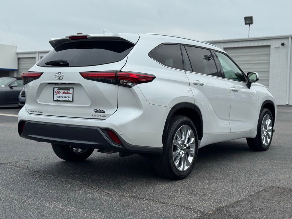 Used 2023 Toyota Highlander Limited FWD image 14