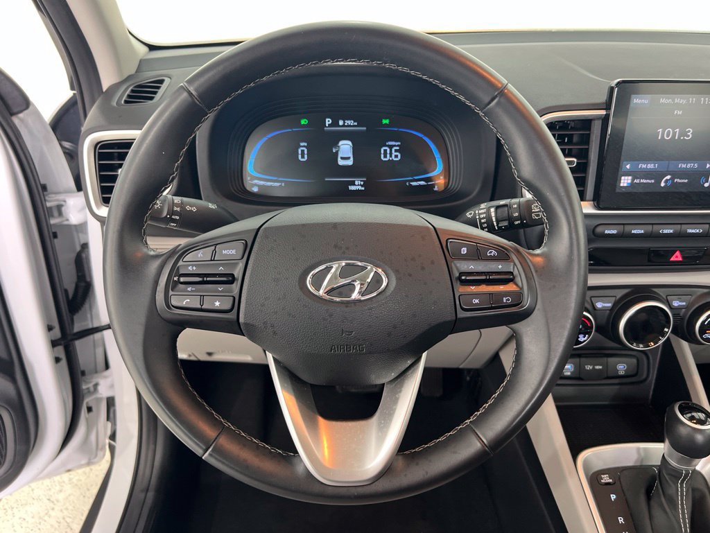 Used 2025 Hyundai Venue SEL FWD image 10