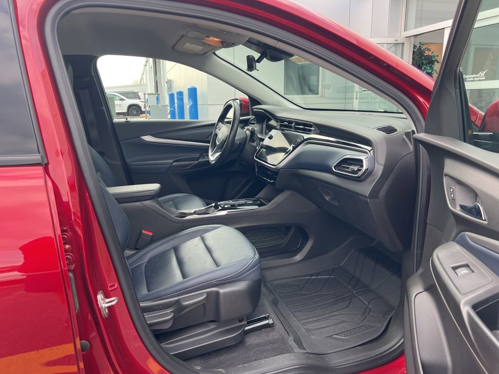 Used 2022 Chevrolet Bolt EUV Premier w/ Super Cruise Package image 8