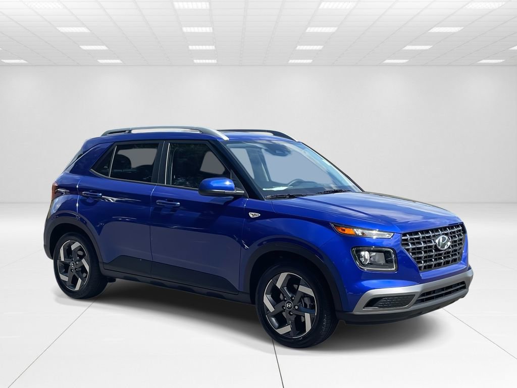New 2025 Hyundai Venue SEL video 1