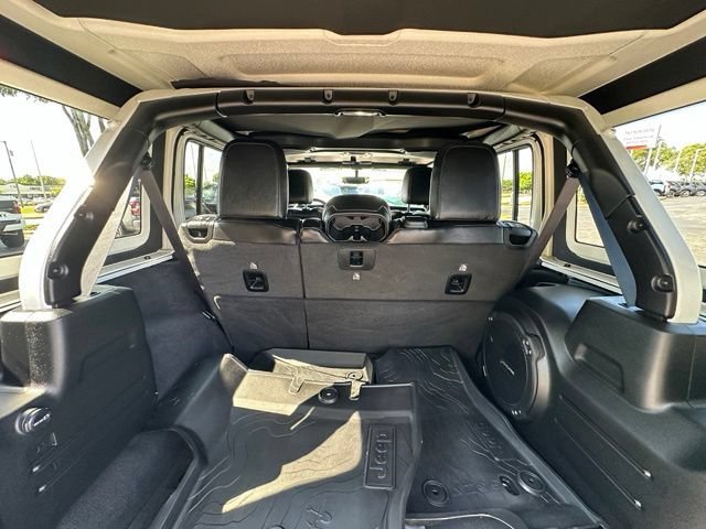 Used 2021 Jeep Wrangler Unlimited Sahara AWD/4WD image 21