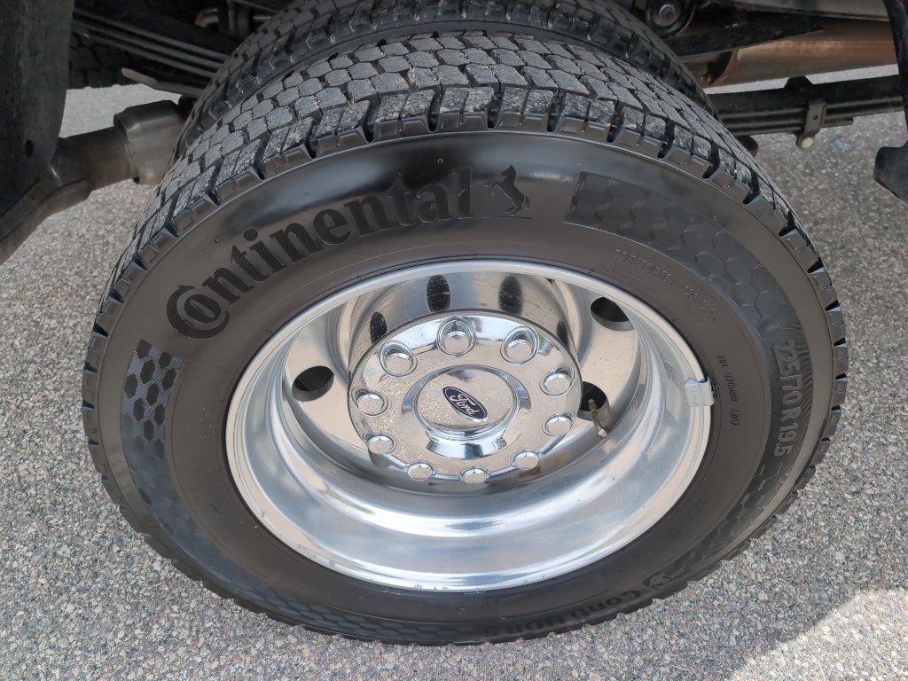Used 2026 Ford F450 Platinum w/ FX4 Off-Road Package AWD/4WD image 23