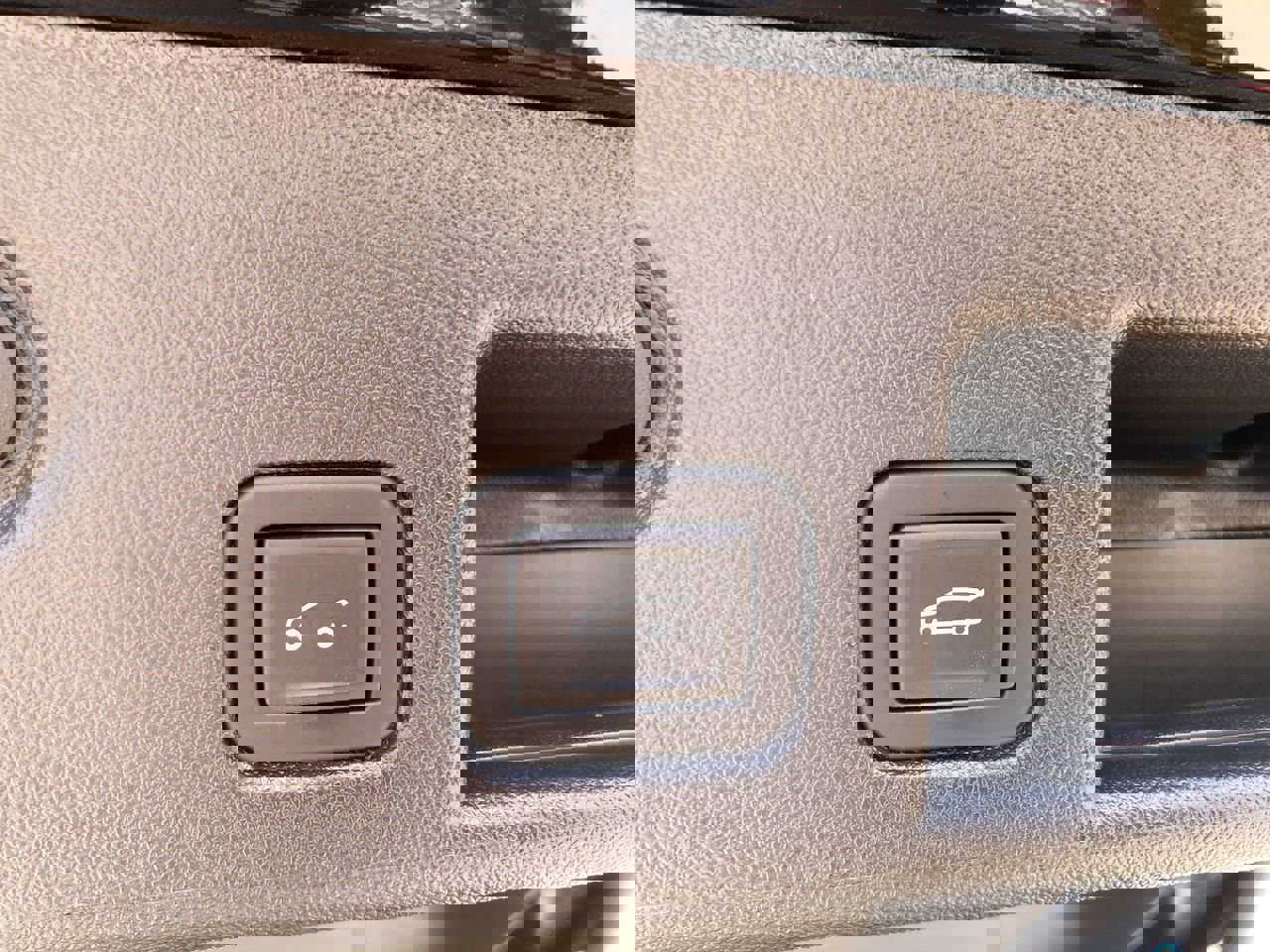 Used 2024 Chevrolet Equinox LT w/ LPO, Floor Liner Package image 10