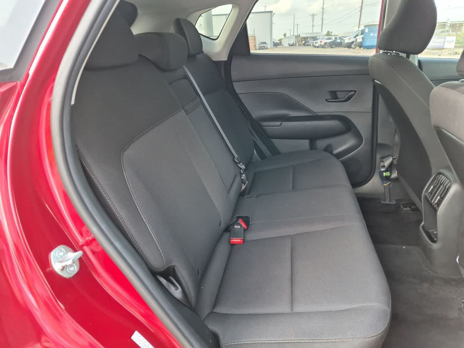Used 2025 Hyundai Kona SEL AWD/4WD image 25