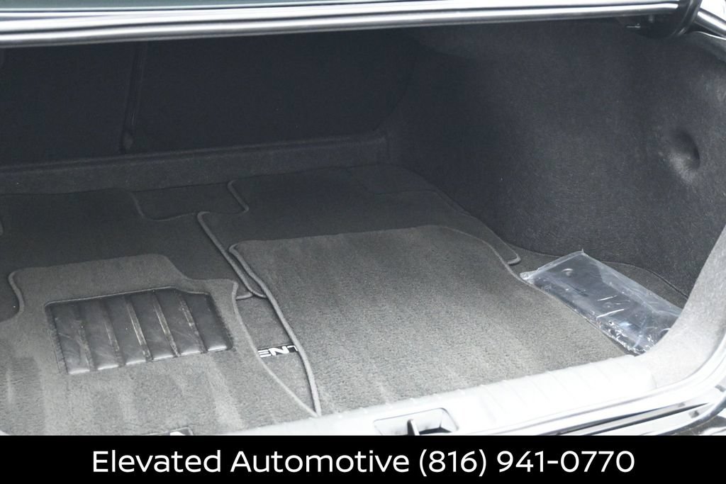 Certified 2025 Nissan Sentra SR w/ SR Premium Package FWD image 19