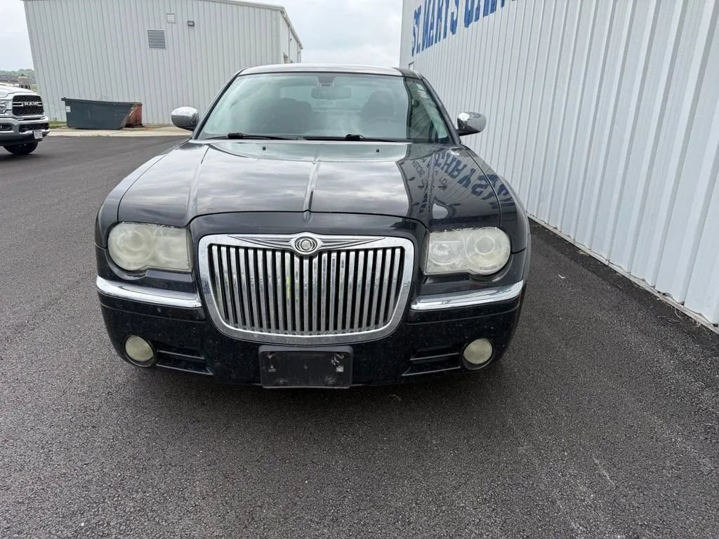 Used 2009 Chrysler 300 C w/ Luxury Group II AWD/4WD image 3
