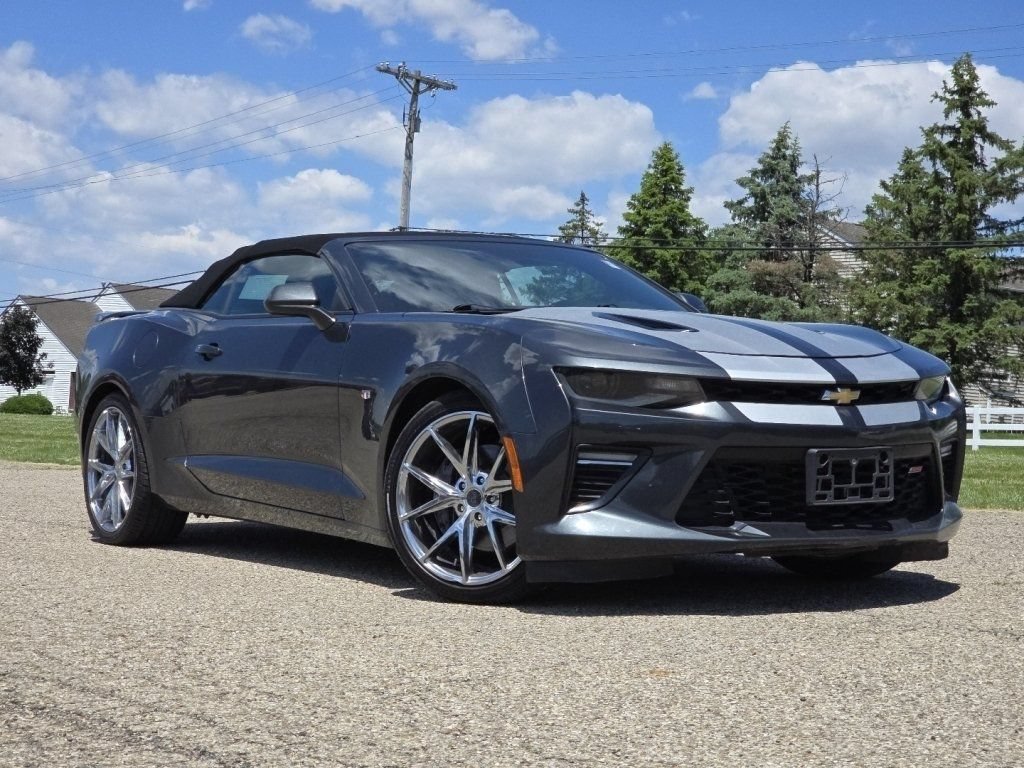 Used 2018 Chevrolet Camaro SS RWD image 30