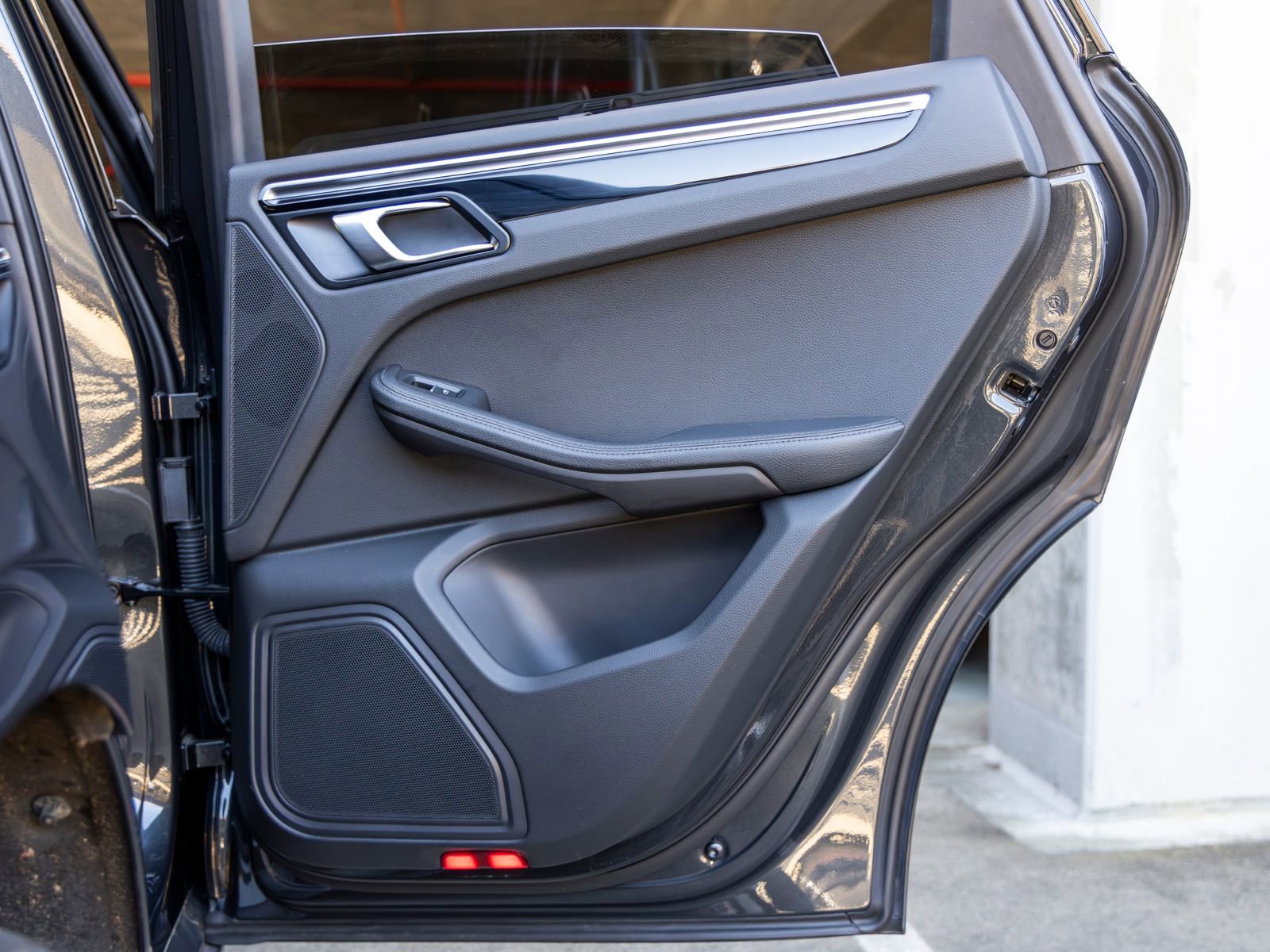 Certified 2024 Porsche Macan image 50