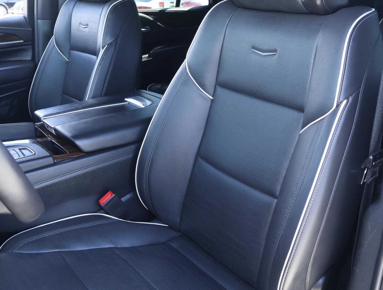 Used 2023 Cadillac Escalade Premium Luxury RWD image 19