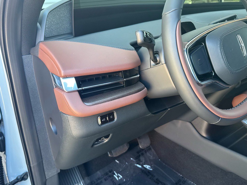 New 2025 Lincoln Navigator Reserve image 24