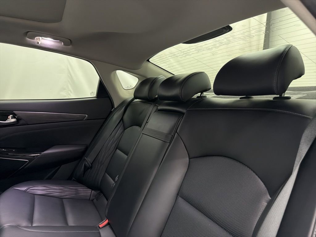 Used 2020 Kia Cadenza Limited image 20
