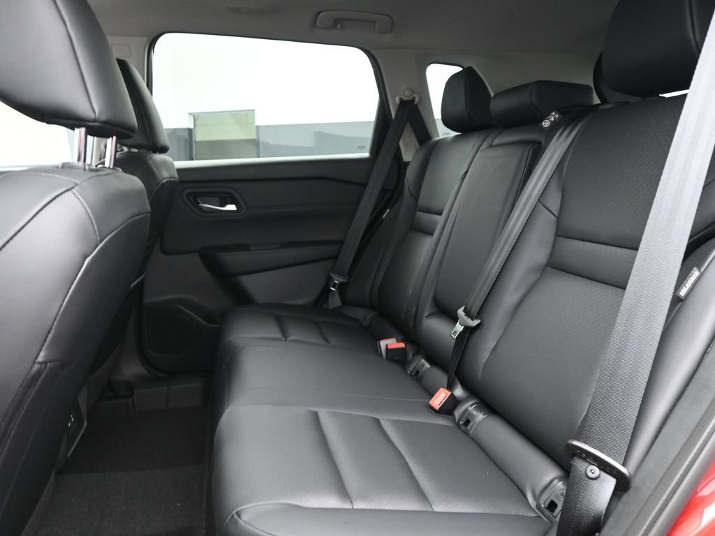 Certified 2026 Nissan Rogue Dark Armor FWD image 11