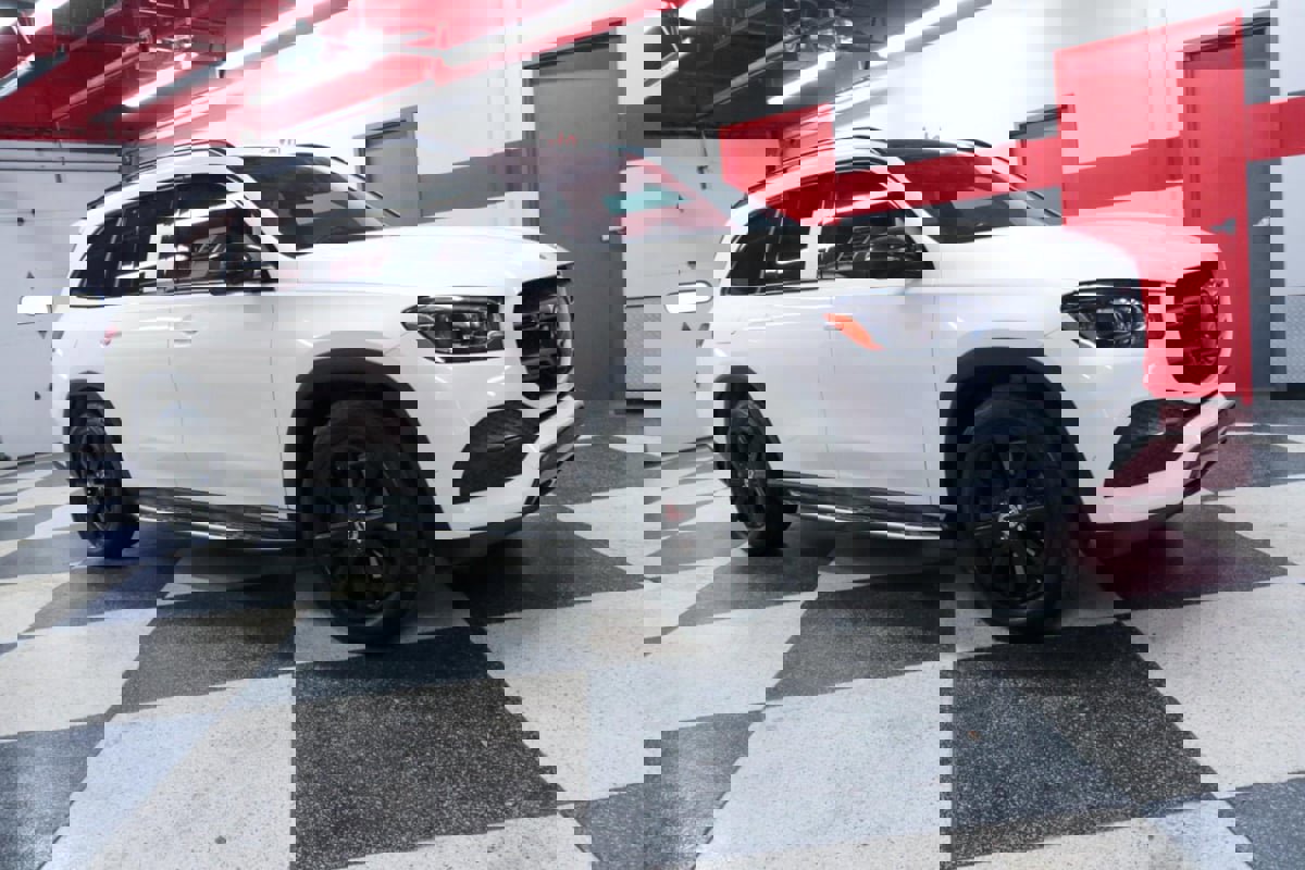 Used 2023 Mercedes-Benz GLS 450 4MATIC image 2