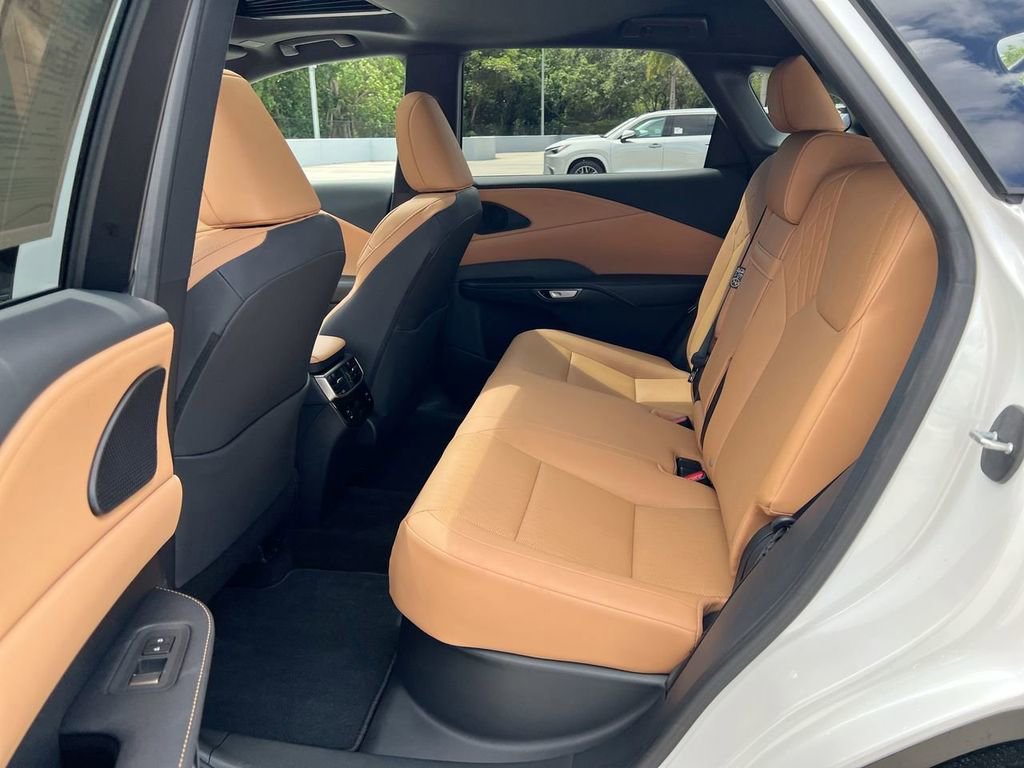 Certified 2025 Lexus RX 350 Premium w/ Accessory Package (Z1) image 19