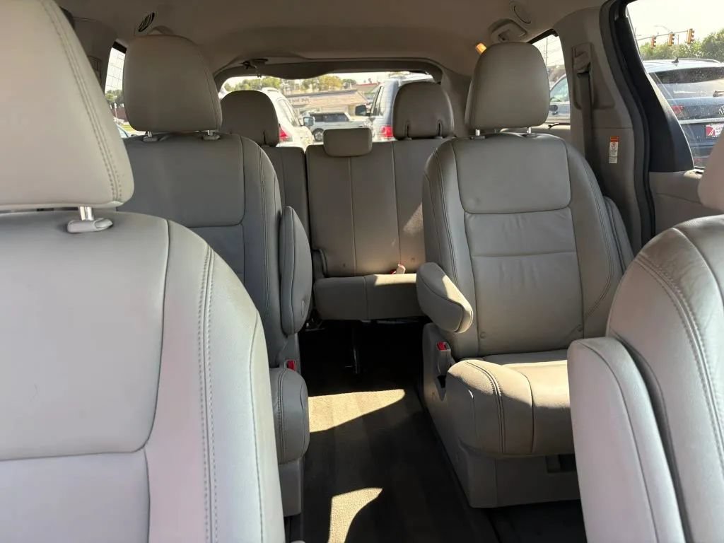 Used 2017 Toyota Sienna XLE Premium AWD/4WD image 20