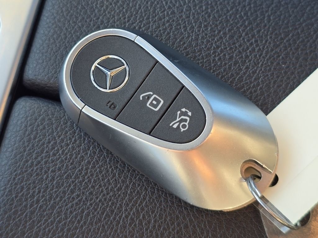 Used 2022 Mercedes-Benz C 300 Sedan image 32