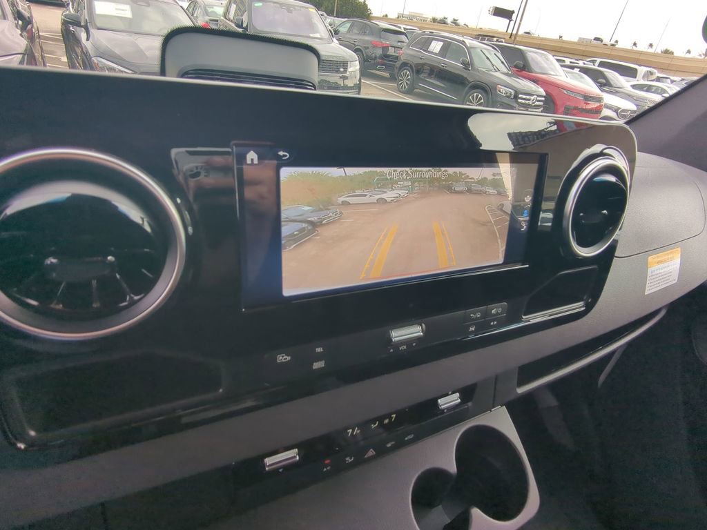 Used 2025 Mercedes-Benz Sprinter 2500 image 7