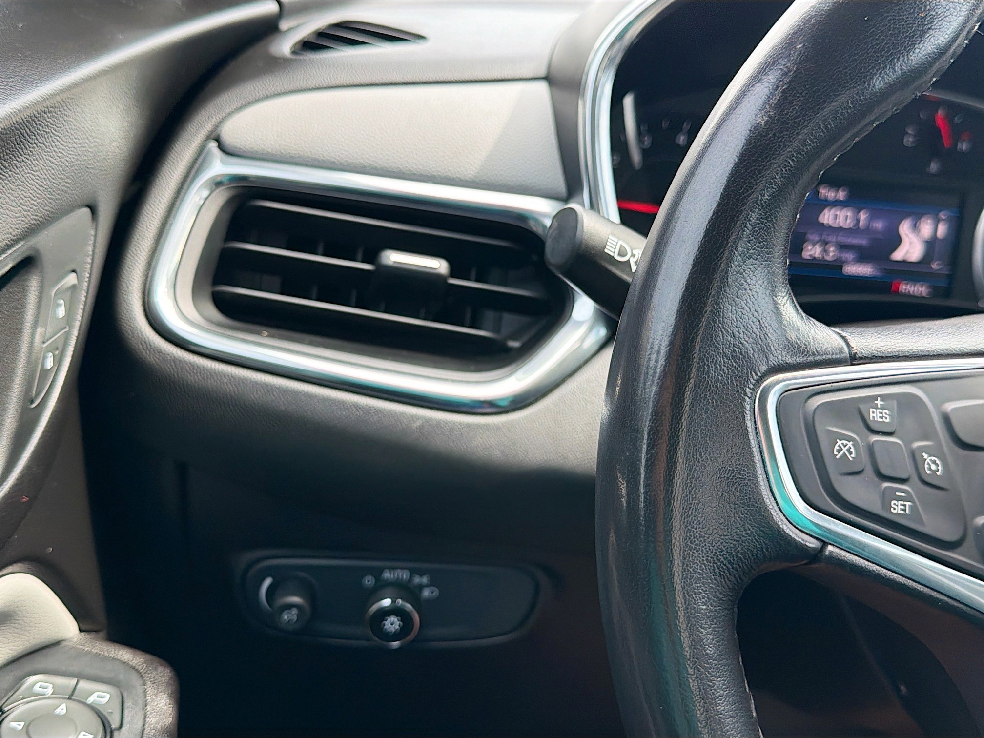 Used 2019 Chevrolet Equinox LT image 33