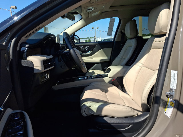 Certified 2025 Lincoln Corsair Reserve w/ Equipment Group 202A AWD/4WD image 13