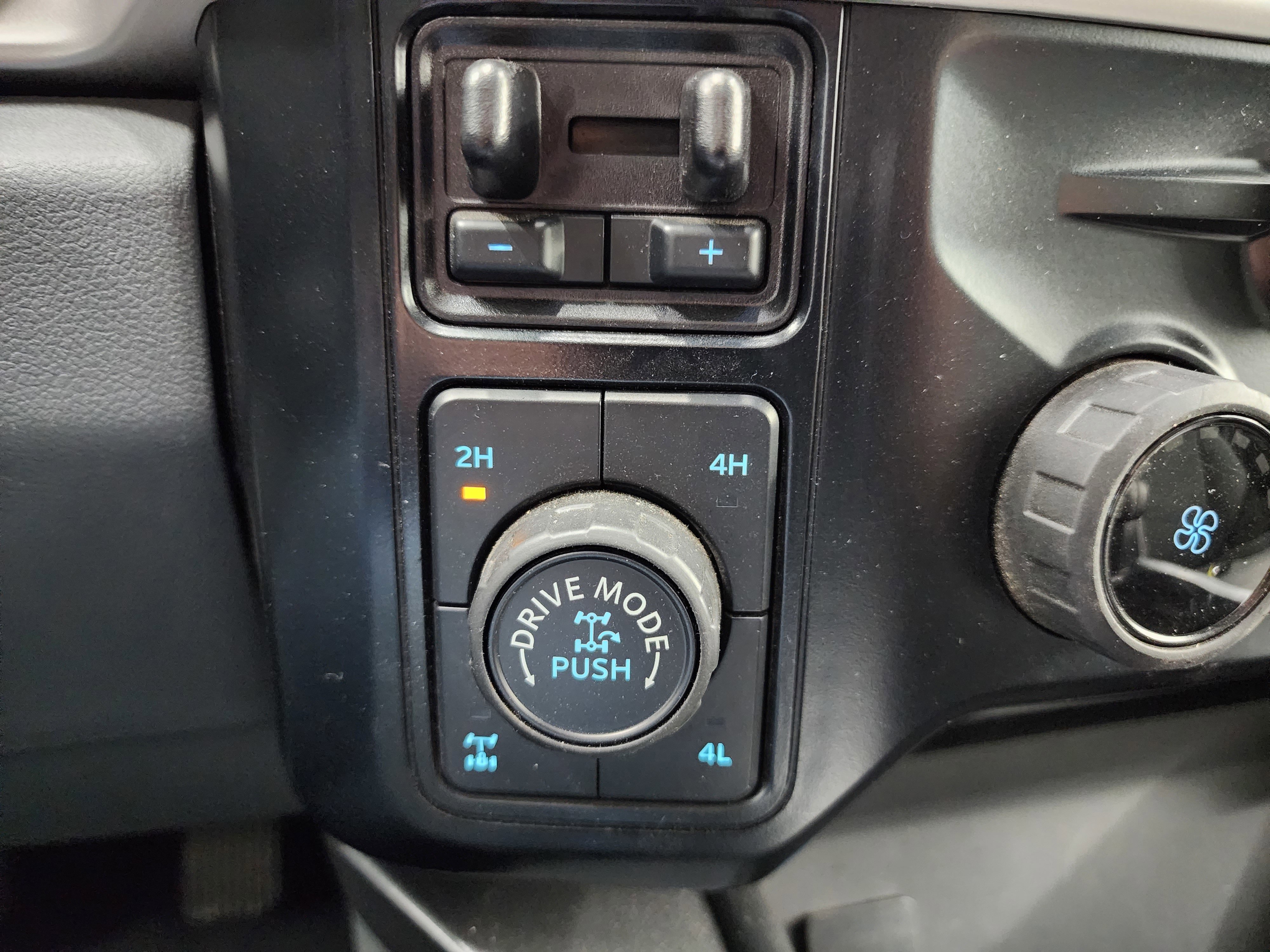 Used 2023 Ford F250 XLT w/ Tremor Off-Road Package image 61