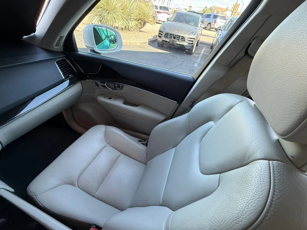 Used 2018 Volvo XC90 T6 Momentum w/ Convenience Package AWD/4WD image 50