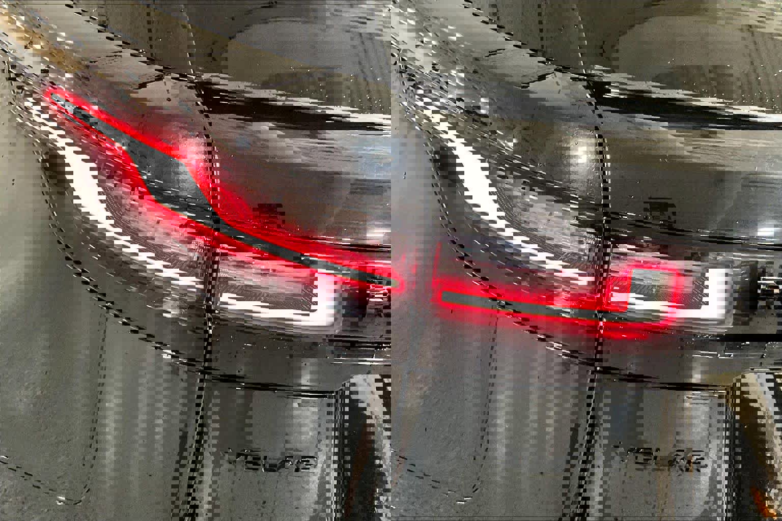 Used 2025 Land Rover Range Rover Velar Dynamic SE image 31