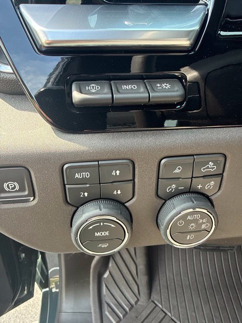 New 2026 Chevrolet Silverado 3500 LTZ w/ LTZ Premium Package AWD/4WD image 21