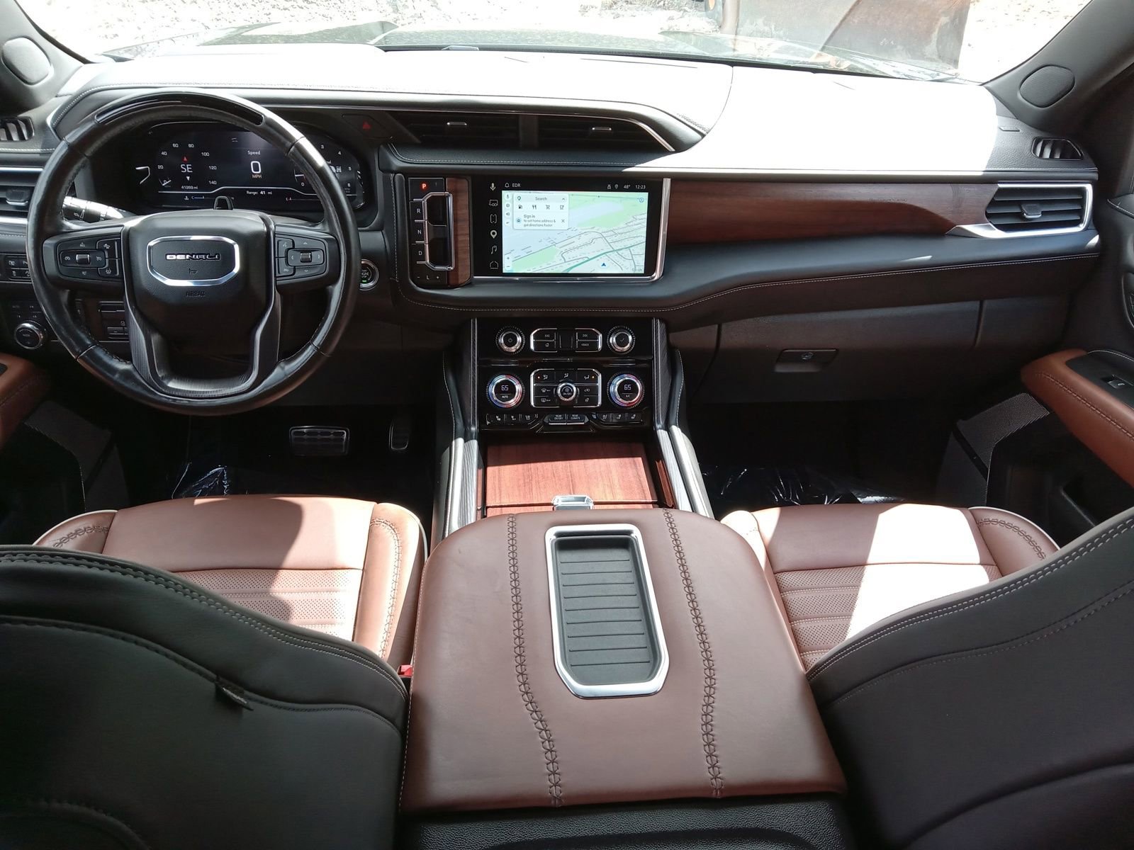 Used 2023 GMC Yukon Denali Ultimate w/ LPO, Floor Liner Package image 15