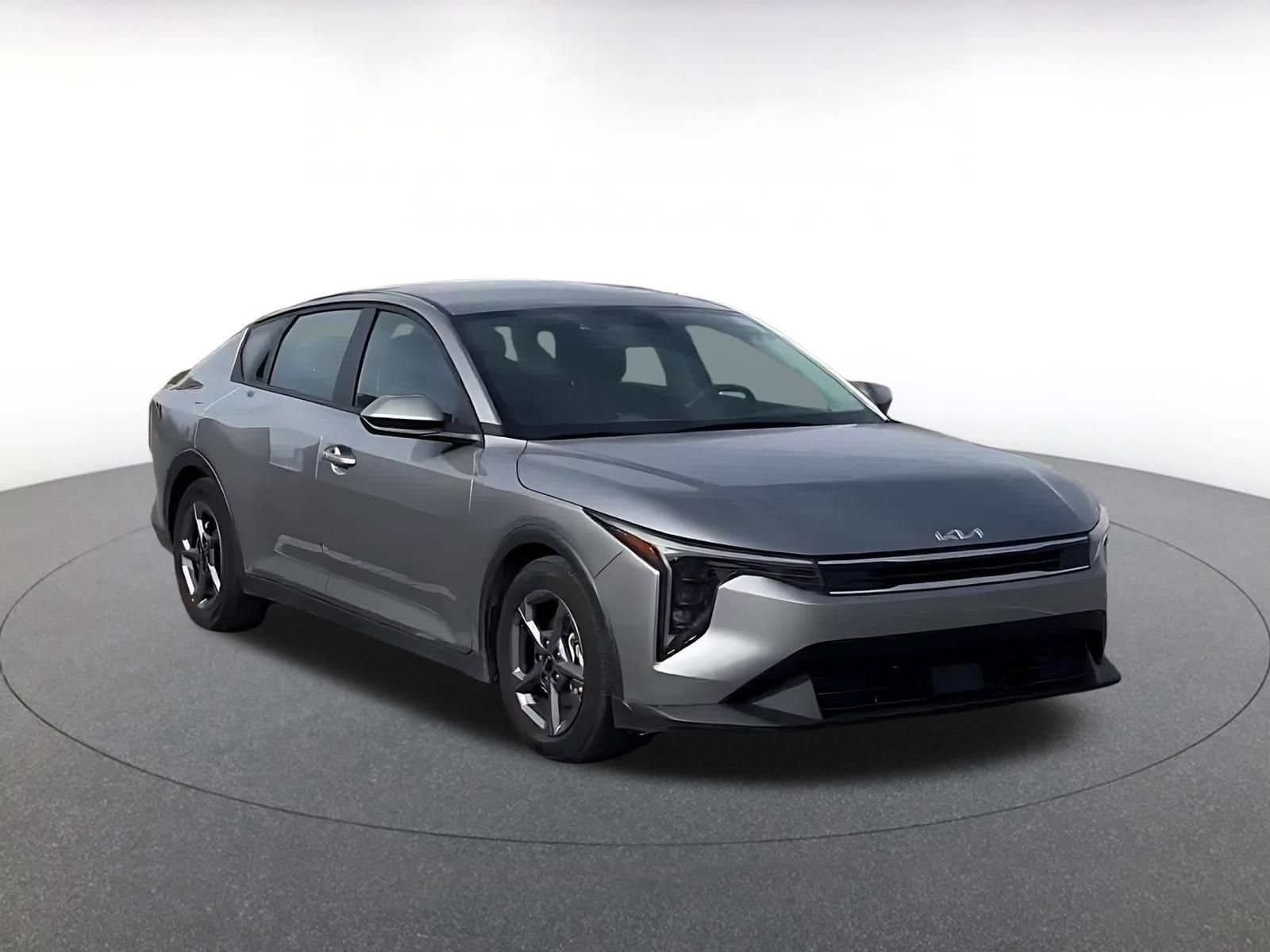 Used 2025 Kia K4 LXS image 3