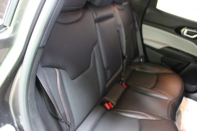 Used 2023 Jeep Compass Limited AWD/4WD image 9