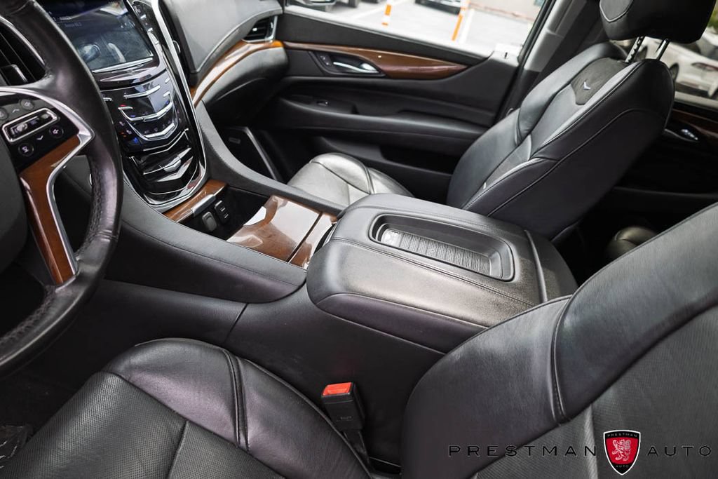 Used 2020 Cadillac Escalade Premium Luxury AWD/4WD image 39