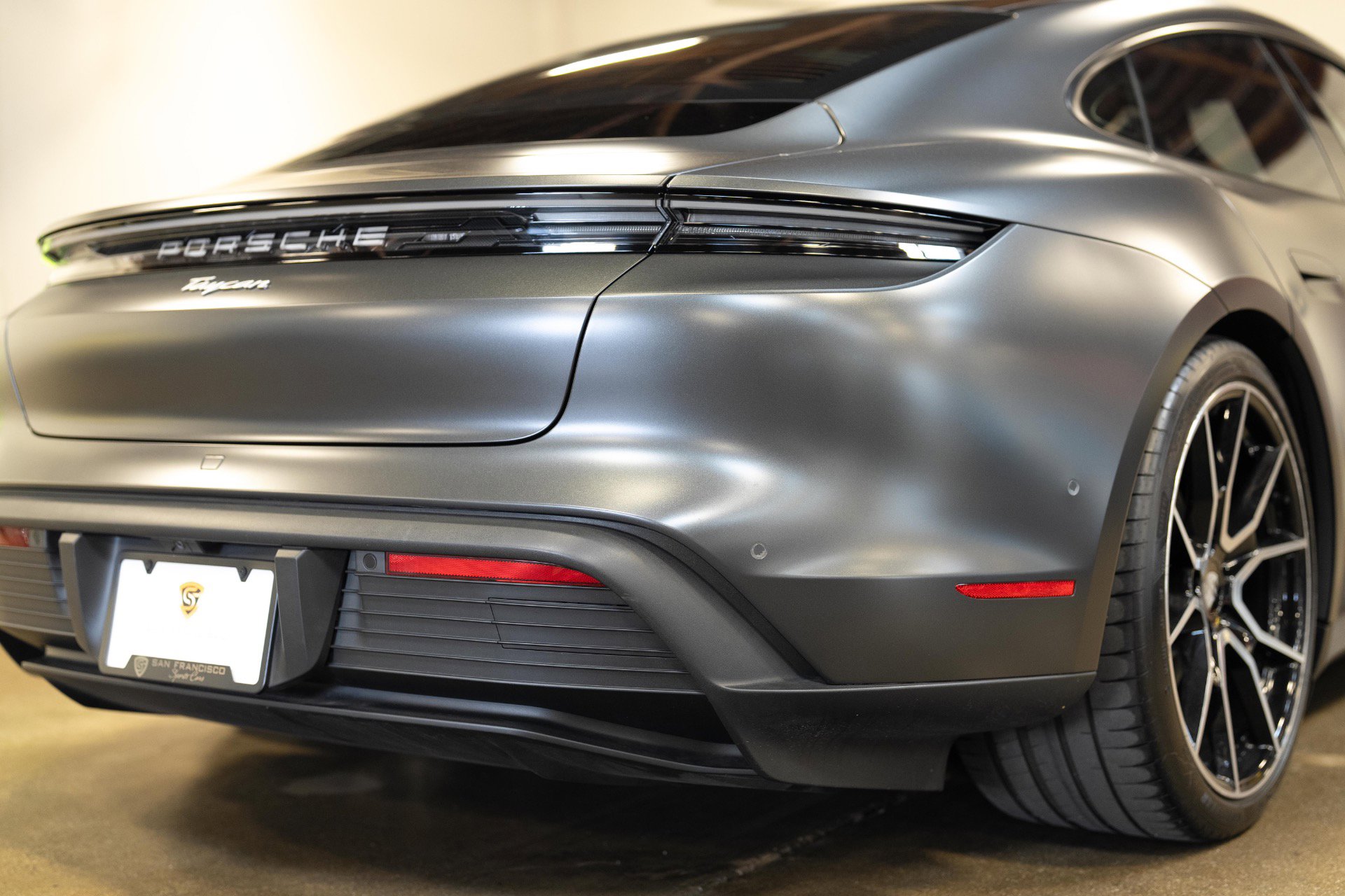 Used 2025 Porsche Taycan RWD image 41