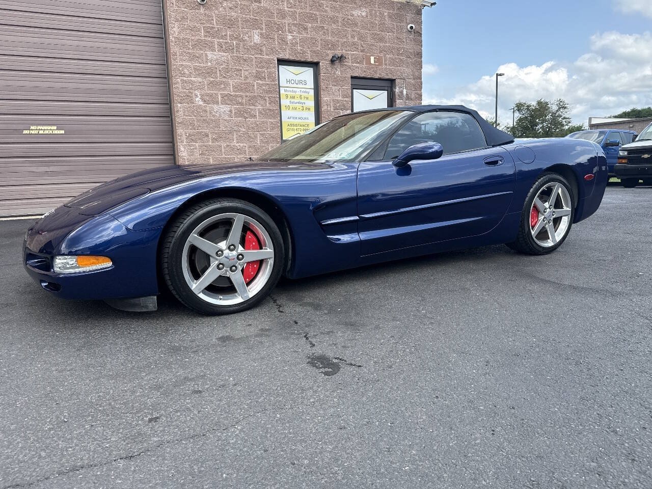 Used 2004 Chevrolet Corvette Convertible w/ Preferred Equipment Group RWD image 3